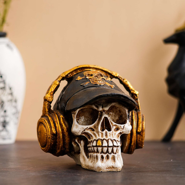 India Resin Craft Statues for Decoration Skull Wearing Headphones Music Bar Decoration Creative Skull.