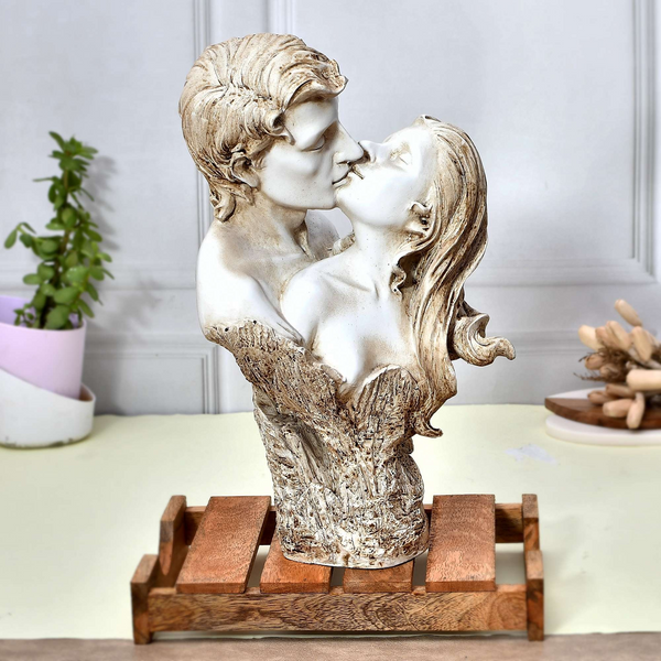 Polyresin Man and Woman Statue